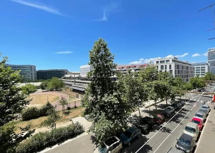 Lumineux 2 Pieces - Centre-Ville Climatise - Netflix Prime Canal - Bien Place