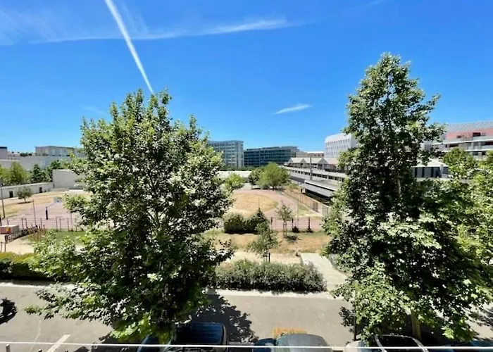 Lumineux 2 Pieces - Centre-Ville Climatise - Netflix Prime Canal - Bien Place