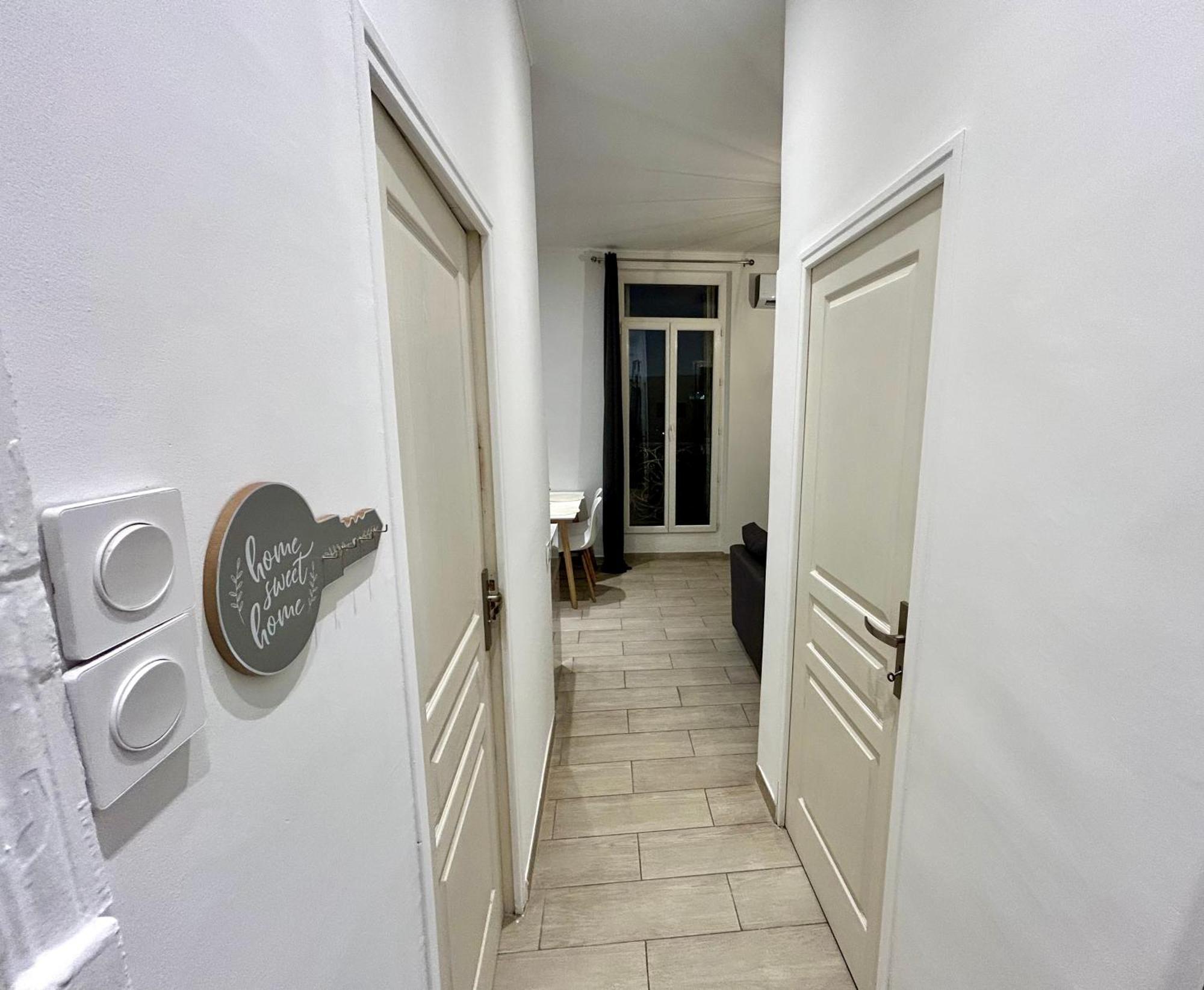 Appartement Lumineux 2 Pieces - Centre-ville Climatise - Netflix Prime Canal - Bien Place Marseille