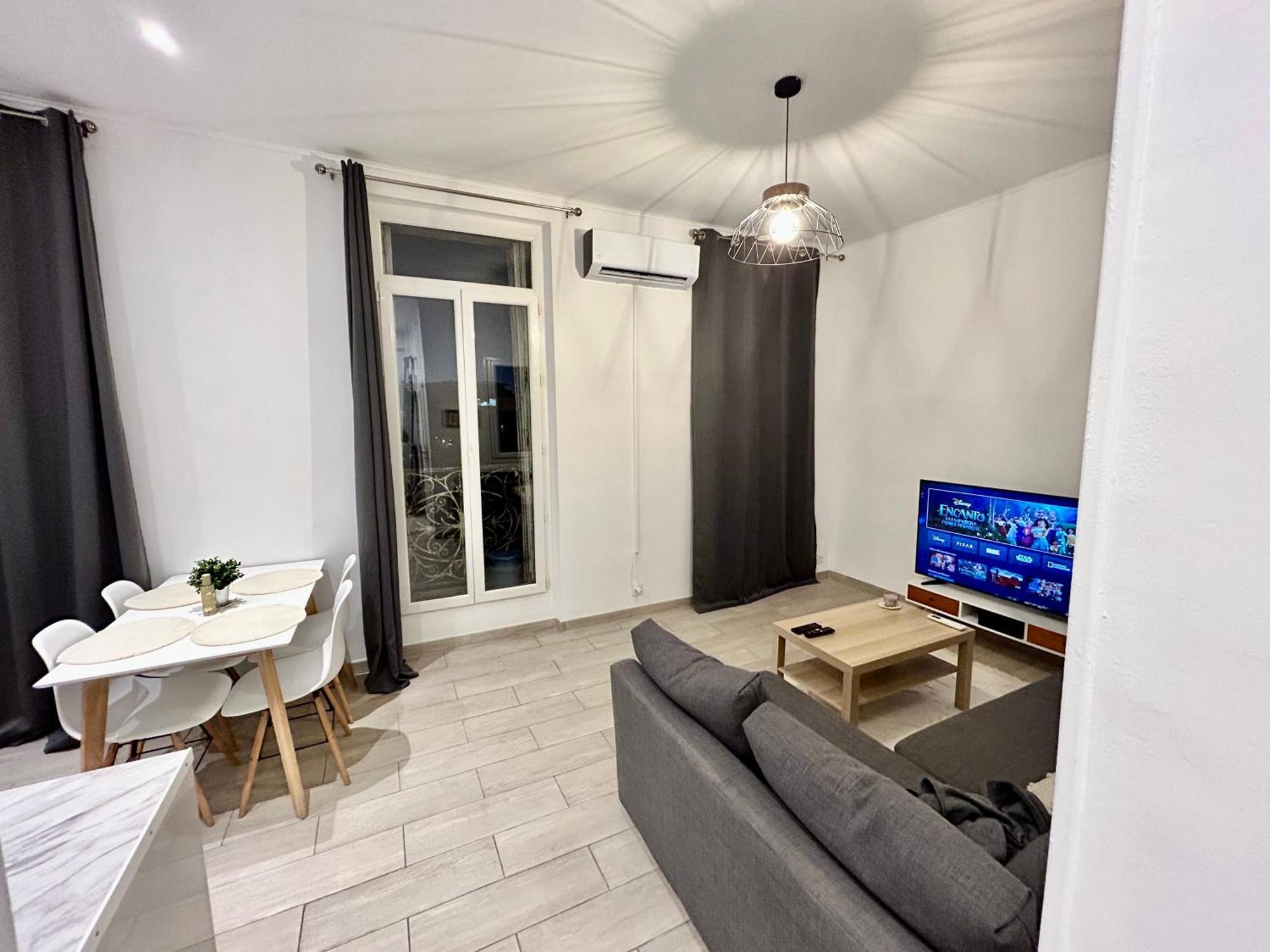Appartement Lumineux 2 Pieces - Centre-ville Climatise - Netflix Prime Canal - Bien Place